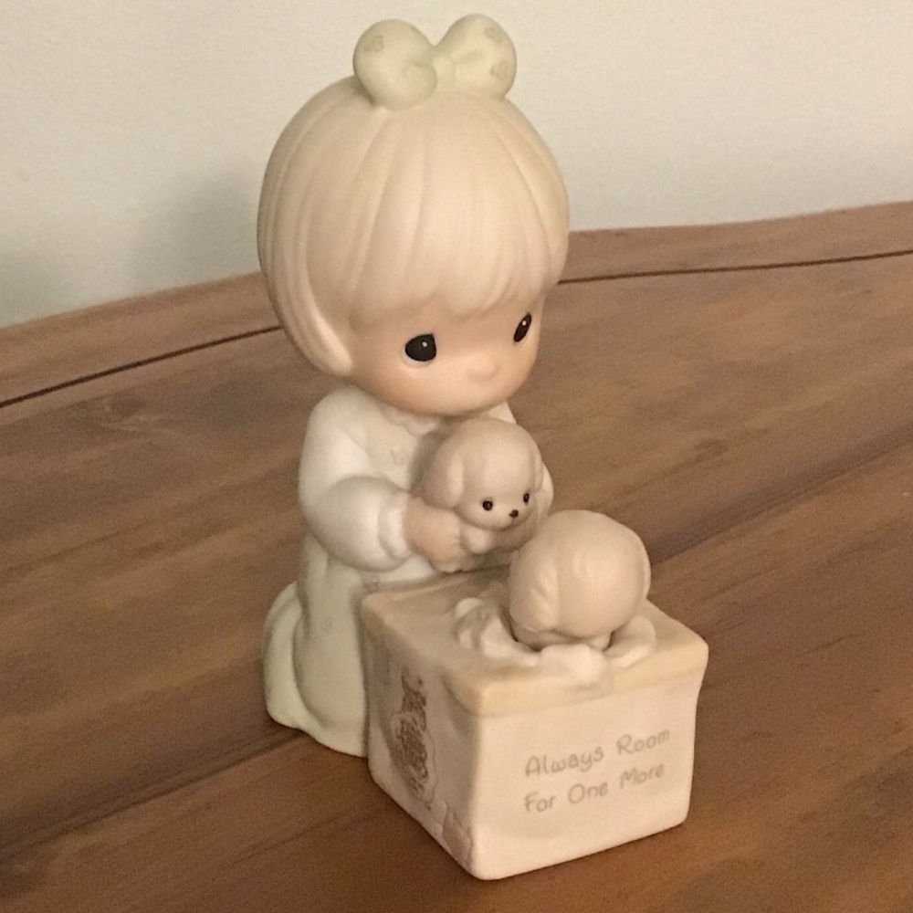 1989 PRECIOUS MOMENTS SYMBOL OF MEMBERSHIP